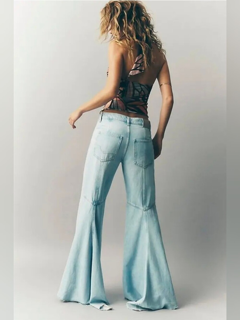 NWT Free People We The Free Live Wire Frayed Hem Bell Bottom Jeans Light Wash26